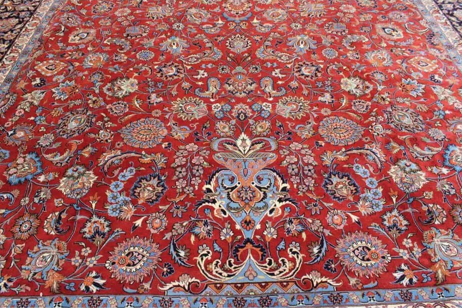 نمونه فرش اصیل مشهد با رنگ قرمز
